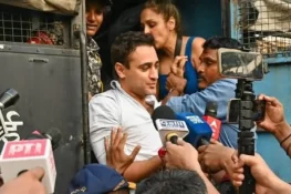 Bombay High Court Pauses Imran Khan’s Exit Notice Until November 2