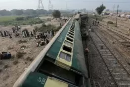 Five Killed, More Than 30 Injured as Rahman Baba Express Derails Near Multan