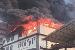 Massive Fire Engulfs Garment Factory Warehouse in Karachi’s SITE Area