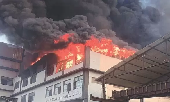 Massive Fire Engulfs Garment Factory Warehouse in Karachi’s SITE Area