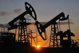 Oil Prices Rise as Middle East Supply Concerns Grow Amid Shipping Attacks