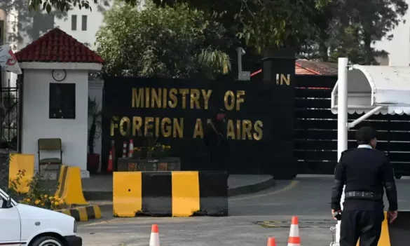 Pakistan Condemns Houthi Missile Attacks Near Makkah and Madinah