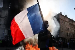 Trump Blames Immigration for France Riots, Urges Border Closure