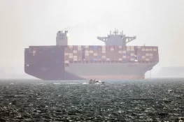 US Intensifies Pressure on Iran as Hormuz Shipping Remains Disrupted