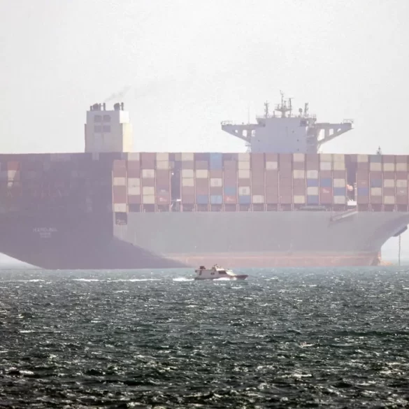 US Intensifies Pressure on Iran as Hormuz Shipping Remains Disrupted