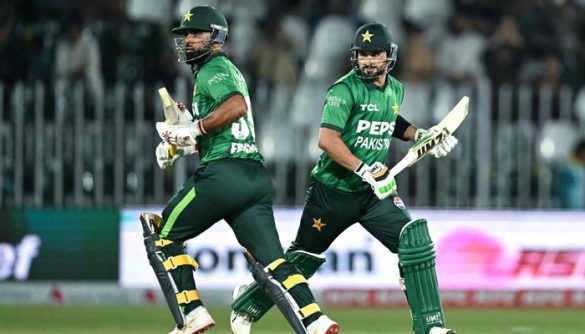 Maaz Sadqat, Sahibzada Farhan Power Pakistan to 215-3 Against Sri Lanka