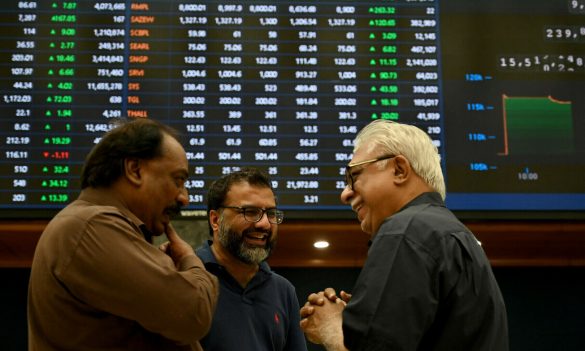 PSX Gains Nearly 400 Points as Buying Interest Extends Rally