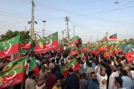 PTI begins Islamabad long march after talks collapse